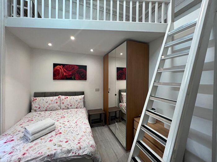 Studio To Rent In Cromwell Road, London, SW7