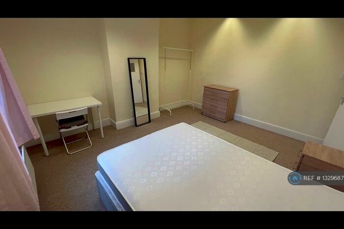 4 Bedroom Maisonette To Rent In Gloucester Road North, Bristol, BS7