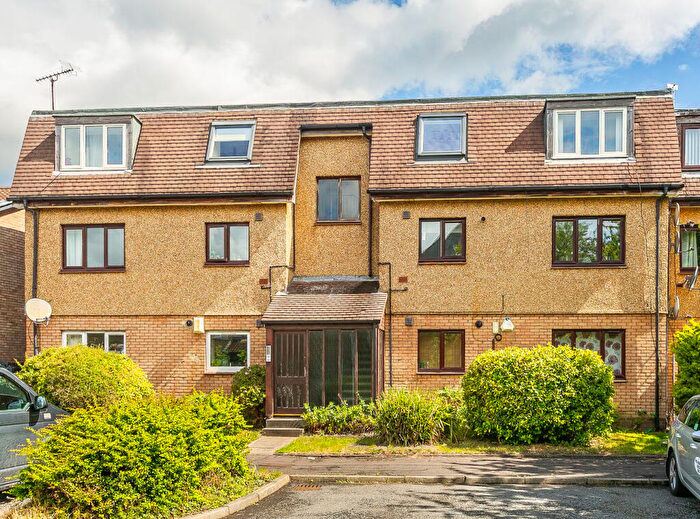 2 Bedroom Flat For Sale In Double Hedges Park, Liberton, Edinburgh, EH16