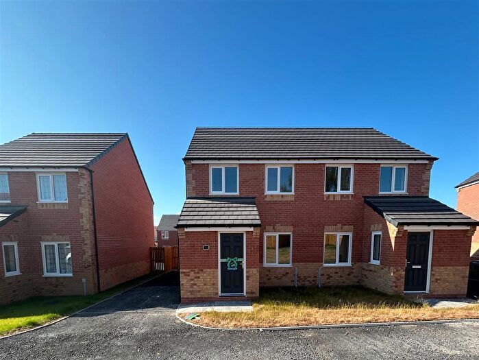 3 Bedroom Semi-Detached House To Rent In Wright Drive, Bircotes, Doncaster, DN11