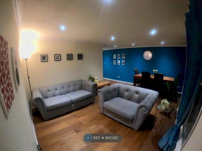 2 Bedroom Flat To Rent In Potato Wharf, Manchester, M3