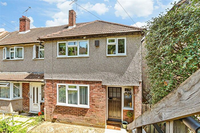 3 Bedroom End Of Terrace House For Sale In Cromwell Road, Caterham, Surrey, CR3