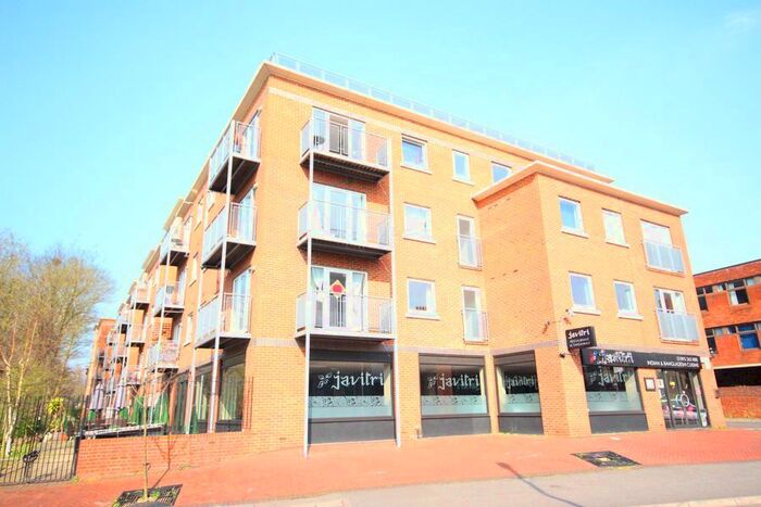 3 Bedroom Flat To Rent In High Street, Uxbridge, UB8
