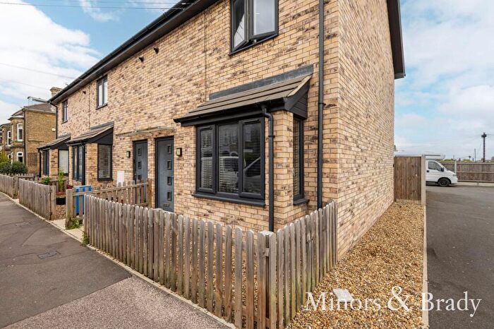 2 Bedroom End Of Terrace House To Rent In Carlton Road, Lowestoft, NR33