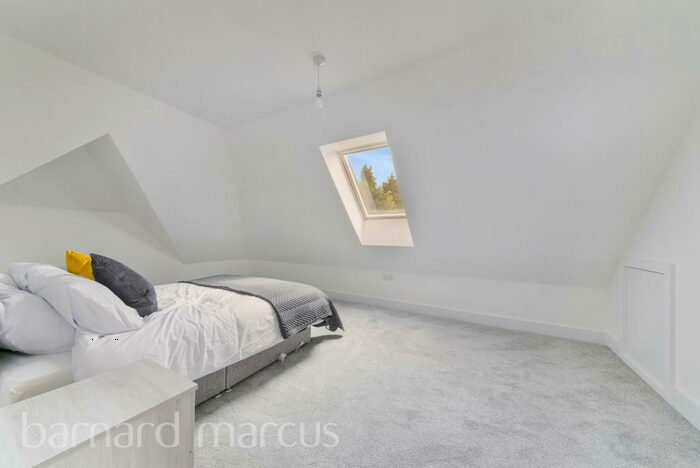 2 Bedroom Apartment To Rent In Hyde Road, South Croydon, CR2