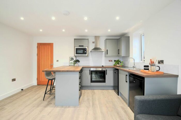 1 Bedroom Flat To Rent In Mitford Road, Fallowfield, Manchester, M14