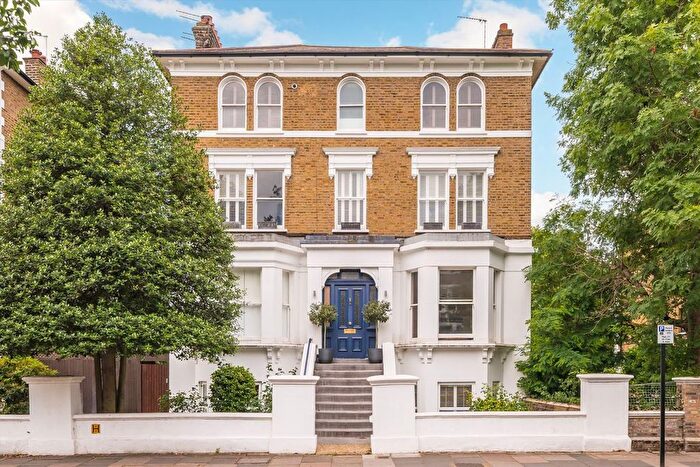 2 Bedroom Maisonette For Sale In Churchfield Road, West Ealing, W13
