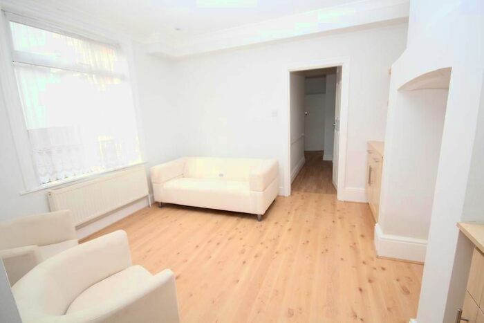 2 Bedroom Maisonette To Rent In Manor Park Crescent, Edgware, Middlesex, HA8