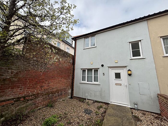 2 Bedroom End Of Terrace House To Rent In Church Street, Cromer, NR27