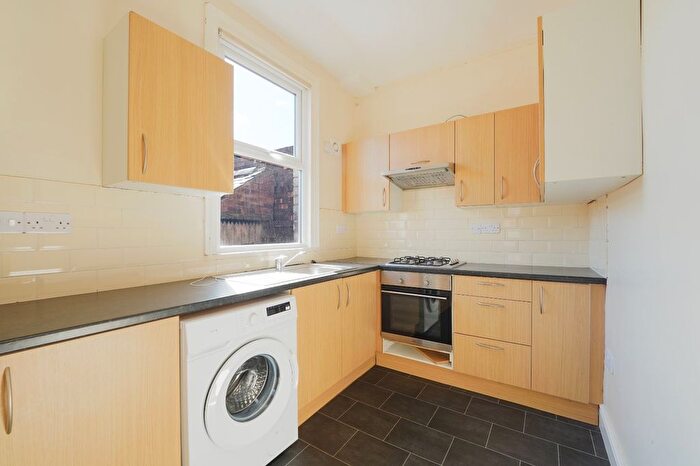 5 Bedroom Semi-detached House For Sale In Mabel Grove, West Bridgford, Nottingham, Nottinghamshire, NG2