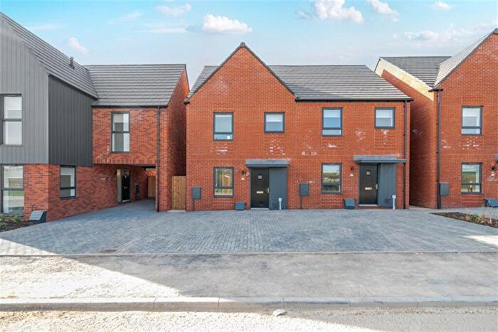 3 Bedroom Semi Detached House To Rent In Bedroom Semi Detached House In Elder Drive, Houghton Regis, LU5