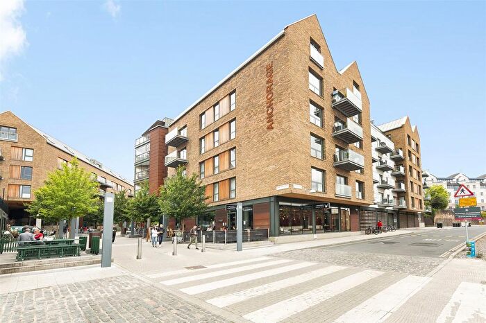 1 Bedroom Flat To Rent In Gaol Ferry Steps, Bristol, BS1