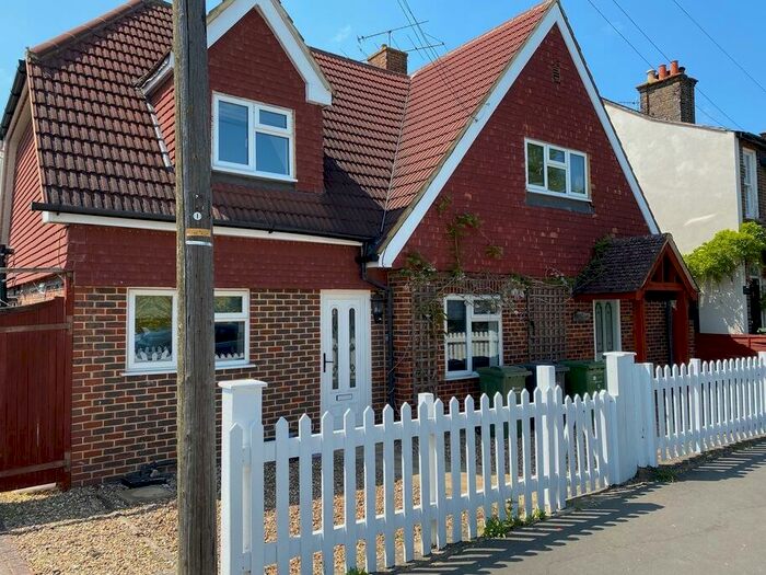 5 Bedroom Detached House To Rent In Bellfields Road, Guildford, #, GU1