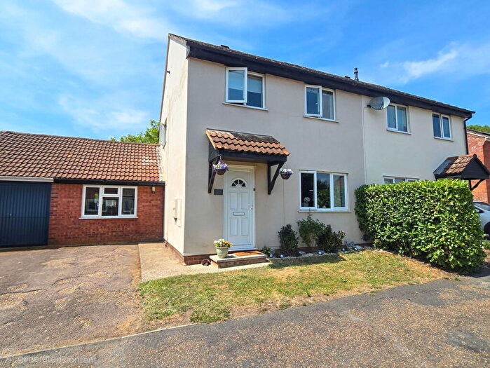 3 Bedroom Semi Detached House For Sale In Barley Way, Attleborough, NR17
