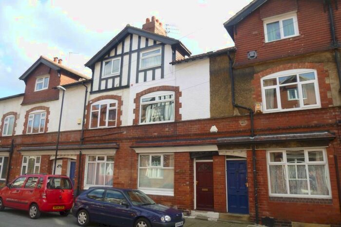 4 Bedroom Terraced House To Rent In Hawthorn View, Chapel Allerton, Leeds, LS7