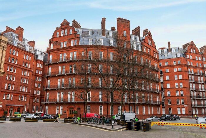 3 Bedroom Flat To Rent In Kensington Gore, London, SW7