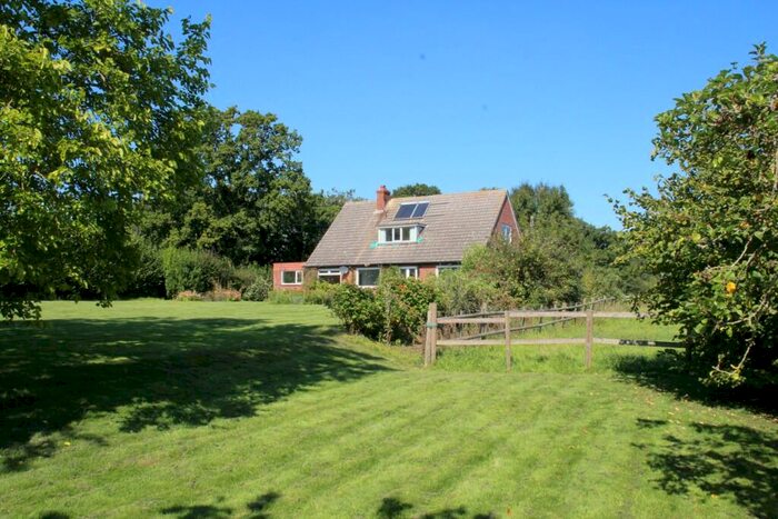 3 Bedroom Detached House For Sale In Goose Lane, Leckhampstead, Newbury, ., RG20