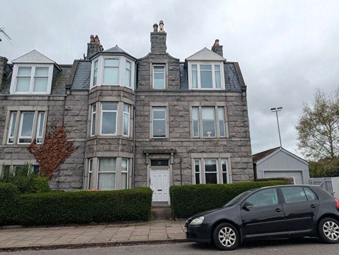 2 Bedroom Flat To Rent In Whitehall Road, West End, Aberdeen, AB25