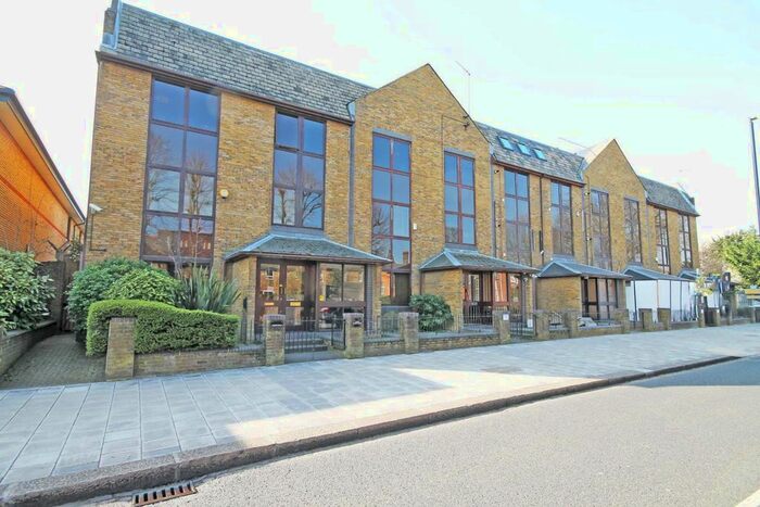 1 Bedroom Flat To Rent In The Metro Centre, St. Johns Road, Isleworth, TW7