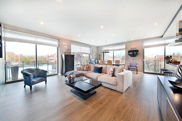 2 Bedroom Flat For Sale In Yvon House, Alexandra Avenue, SW11