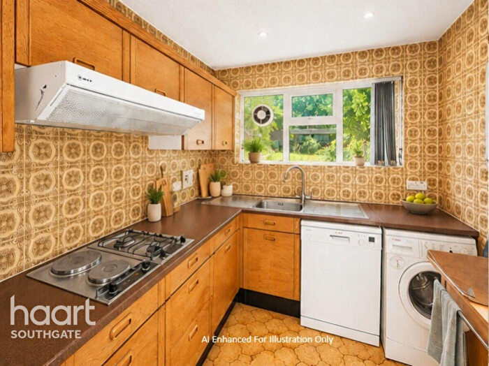 3 Bedroom Semi-Detached House For Sale In Chase Road, London, N14
