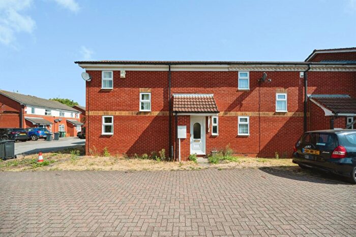 2 Bedroom Semi-Detached House For Sale In Beacon Close, Smethwick, B66