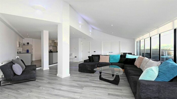 2 Bedroom Flat To Rent In Riven Court, Paddington, W2