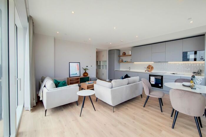 2 Bedroom Flat To Rent In Portlands Place, London, E20