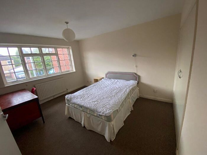 4 Bedroom House To Rent In Myrtle Grove, Nottingham, NG9