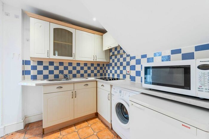1 Bedroom Studio To Rent In Dartmouth Road, Mapesbury Estate, London, NW2