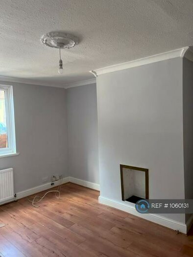 3 Bedroom Terraced House To Rent In Brimsdown Avenue, Enfield, EN3