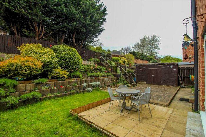4 Bedroom Detached House For Sale In Watering Meadow, Morley, Leeds, LS27