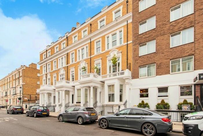 2 Bedroom Flat To Rent In Nevern Place, London, SW5