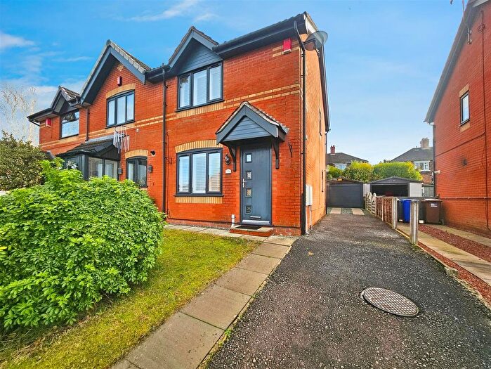 2 Bedroom Semi Detached House For Sale In Mill View, Stoke-On-Trent, ST6