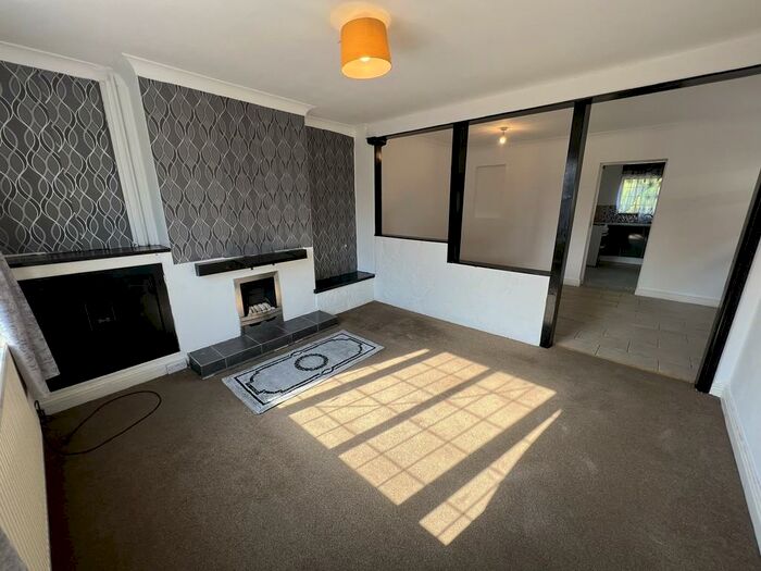 3 Bedroom Semi-Detached House To Rent In Stonehill Avenue, Birstall, Leicester, LE4