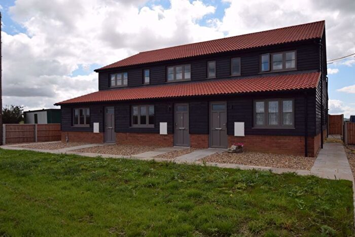 2 Bedroom Terraced House To Rent In Chalgrave, Dunstable, LU5