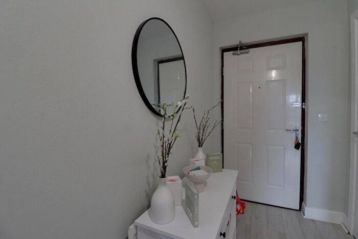 1 Bedroom Flat For Sale In Parkhouse Court, Hatfield, Hertfordshire, AL10