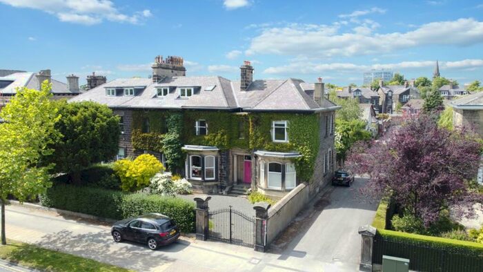 3 Bedroom Ground Flat To Rent In York Place, Harrogate, North Yorkshire, HG1