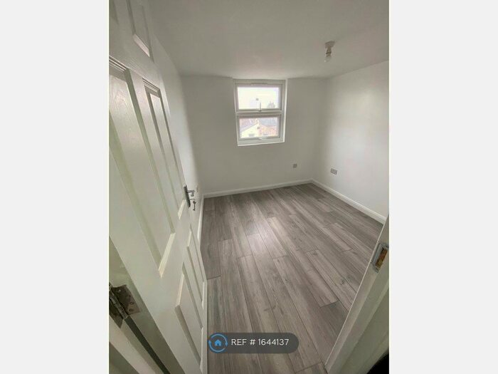 Studio To Rent In Clacton Road, Walthamstow, E17