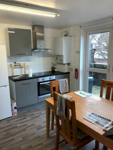 3 Bedroom Maisonette To Rent In Salisbury Walk, Archway N19