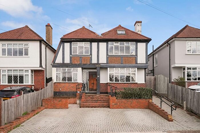 6 Bedroom Detached House For Sale In Thorndon Gardens, Epsom, KT19