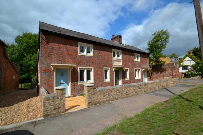 2 Bedroom Semi-Detached House To Rent In Frogmore, St.Albans, AL2