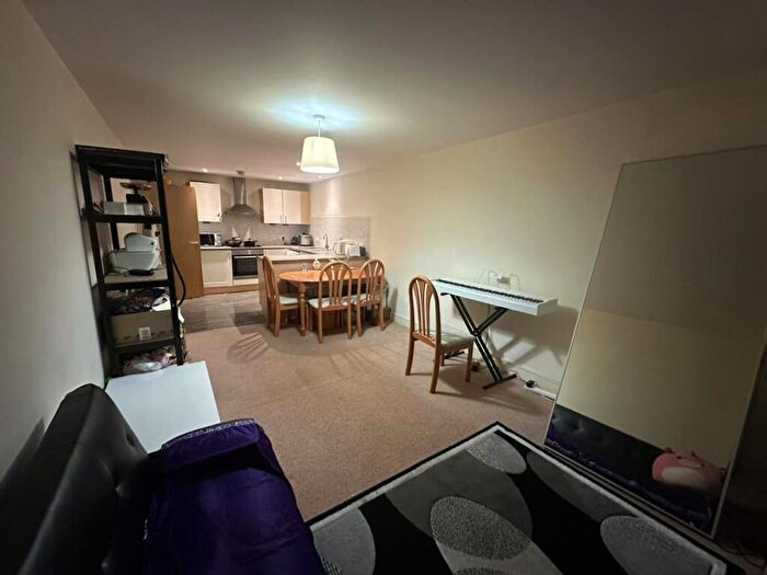 2 Bedroom Flat To Rent In The Heights, Walsall Road, West Bromwich, West Midlands, B71