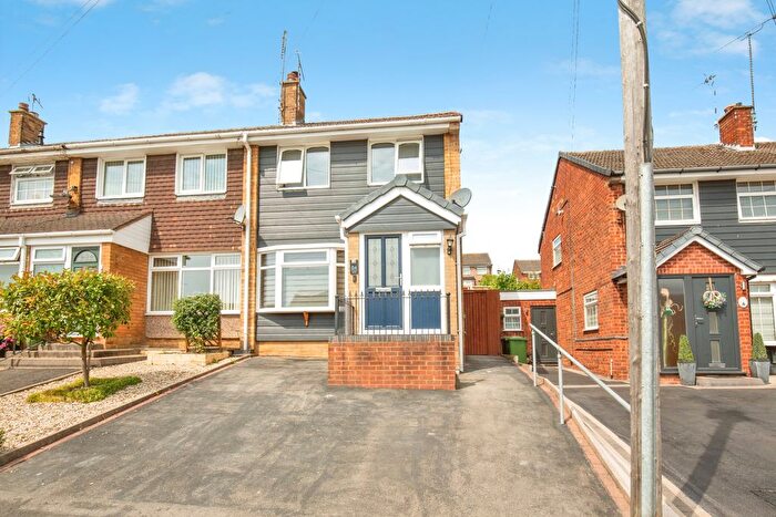 3 Bedroom Town House To Rent In Chaytor Road, Polesworth, Tamworth, Staffordshire, B78