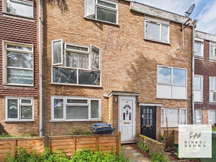 2 Bedroom Maisonette To Rent In Boyce Road, Stanford Le Hope, Essex, SS17