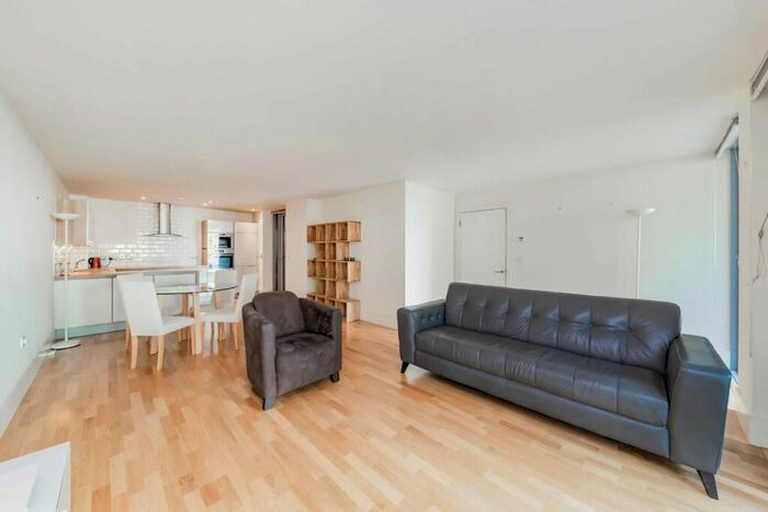 2 Bedroom Flat To Rent In Highbury Stadium Square, Islington, N5