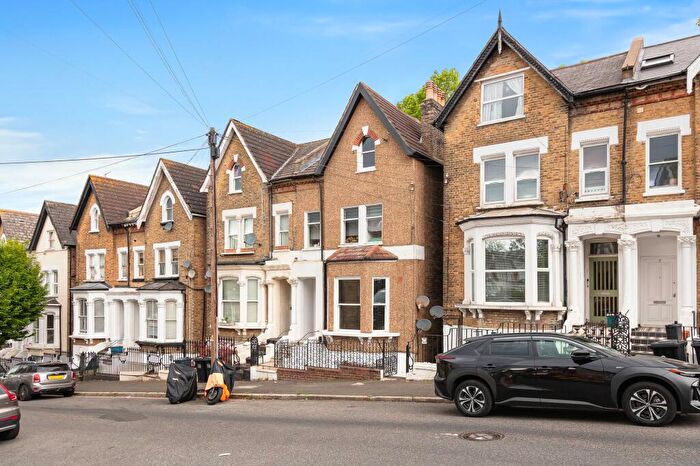 1 Bedroom Flat For Sale In Rockmount Road, London, SE19