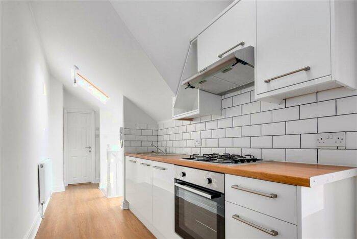 1 Bedroom Flat To Rent In Mare Street, London, E8