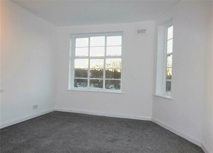 1 Bedroom Apartment To Rent In Seymour Court, Colney Hatch Lane, Muswell Hill, London, N10