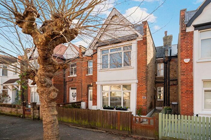 2 Bedroom Flat For Sale In Southdown Road, Wimbledon, SW20